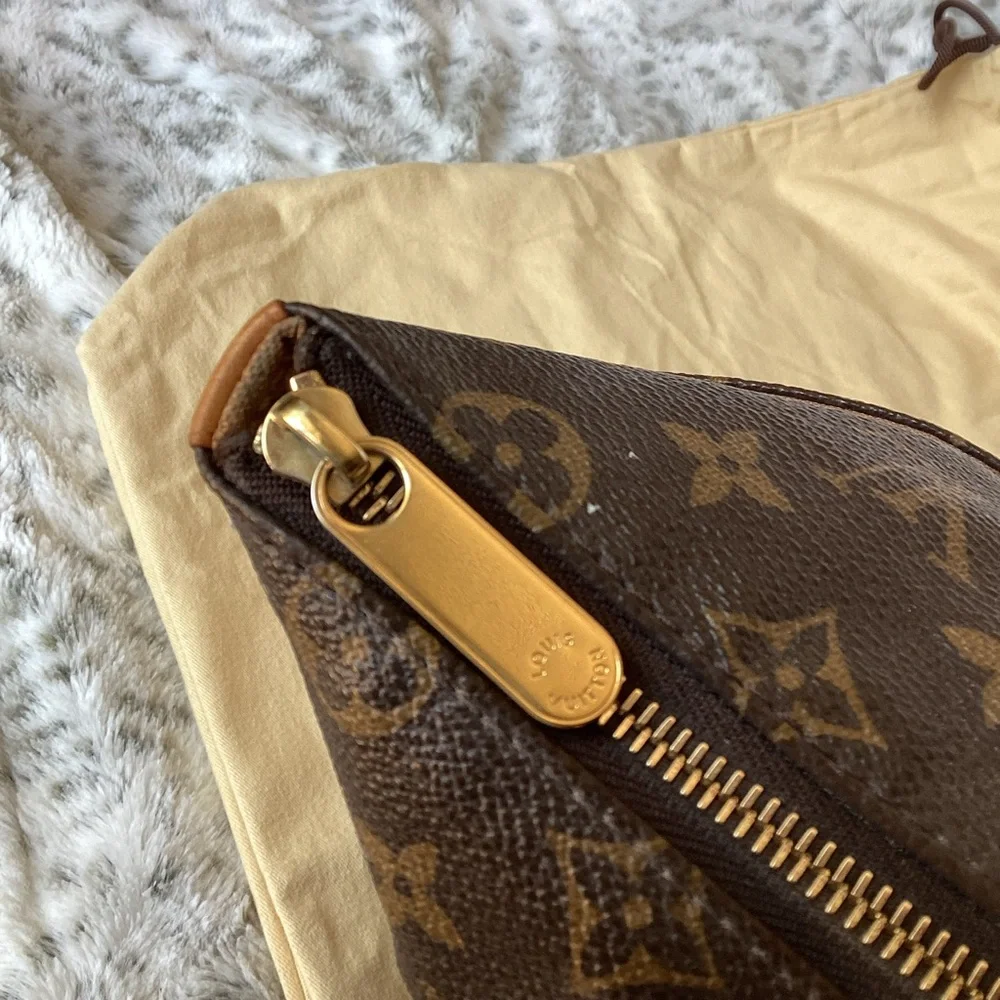 LOUIS VUITTON Totally MM